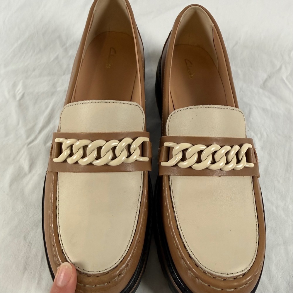 Clarks Orianna Edge Tan Cream Leather Chain Lug Sole Loafers Academia Fall 9.5M - Picture 5 of 10